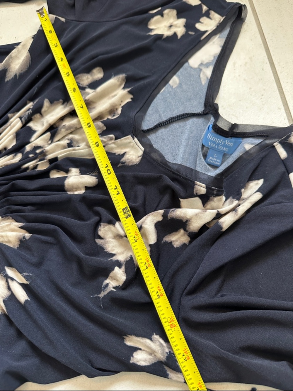 Simply Vera Soft flowing Navy Floral dress, Size L. Vera Wang - Picture 10 of 13